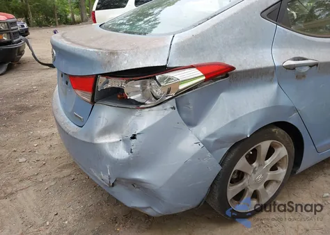 2013 Hyundai Elantra Limited z USA, uszkodzony, nr VIN KMHDH4AE8DU660972